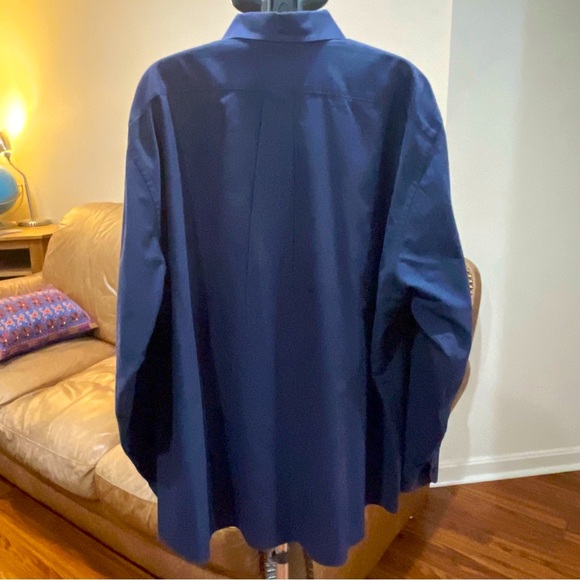 EUC Van Heusen Navy Blue Button-Down Dress Shirt - Picture 4 of 6